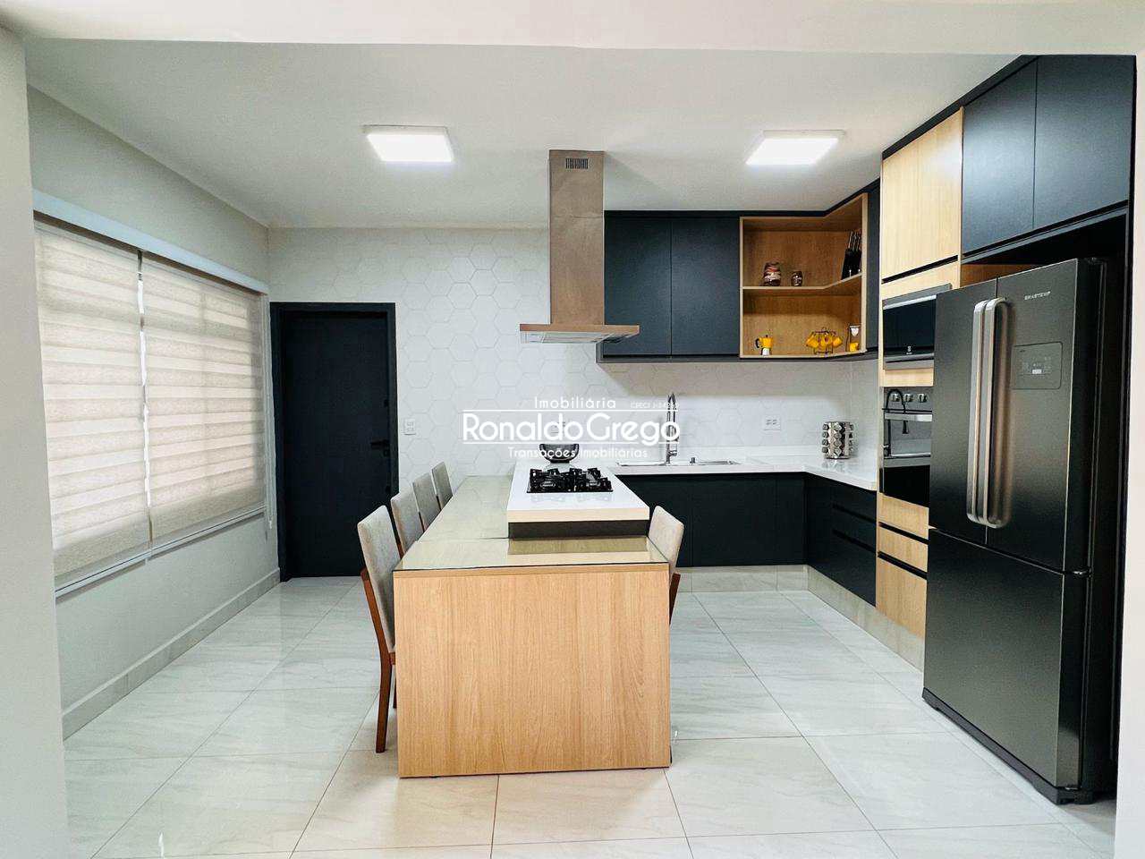 Sobrado à venda e aluguel com 3 quartos, 200m² - Foto 14