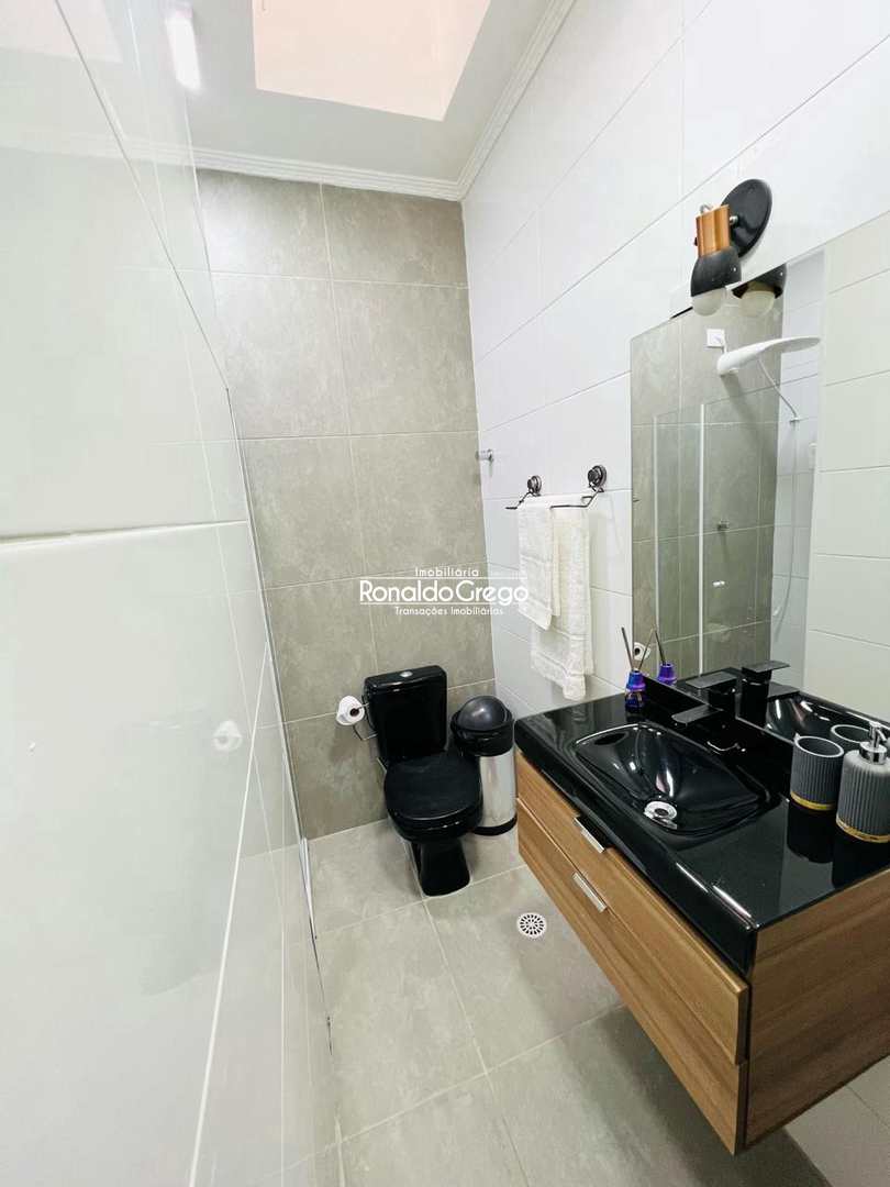 Sobrado à venda e aluguel com 3 quartos, 200m² - Foto 23