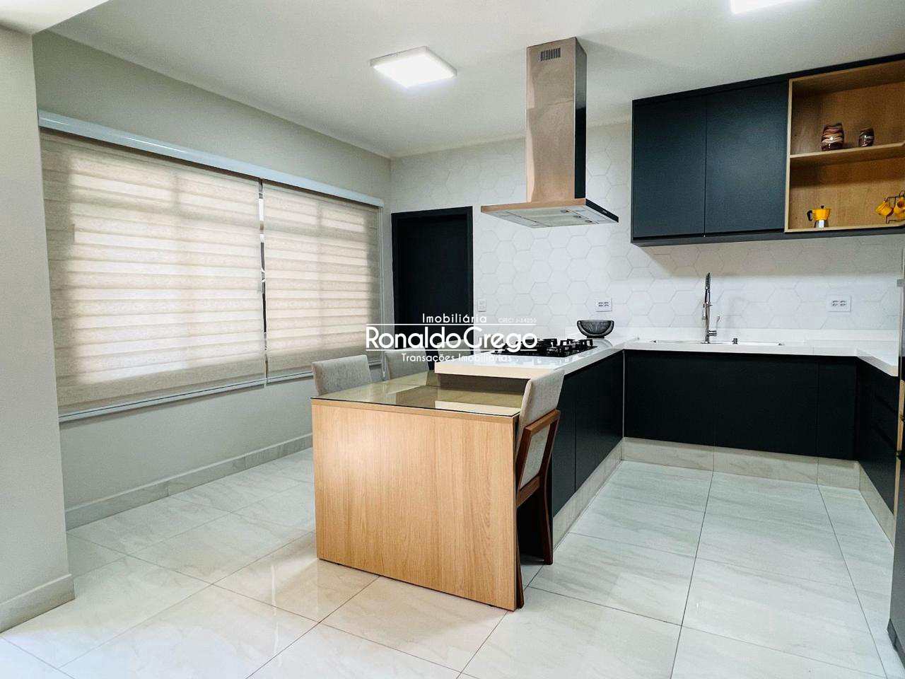 Sobrado à venda e aluguel com 3 quartos, 200m² - Foto 13