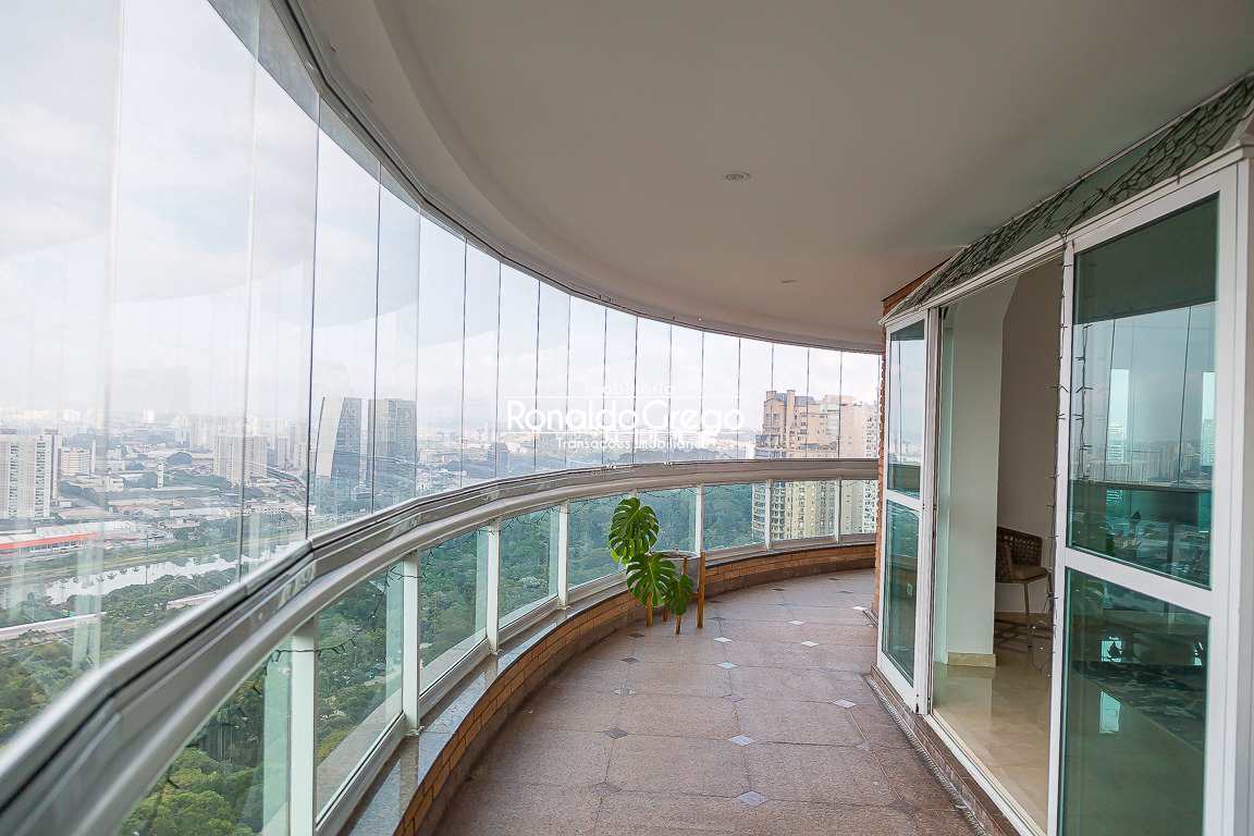Apartamento com 4 Suítes, Jardim Fonte do Morumbi, 370m 5 vagas