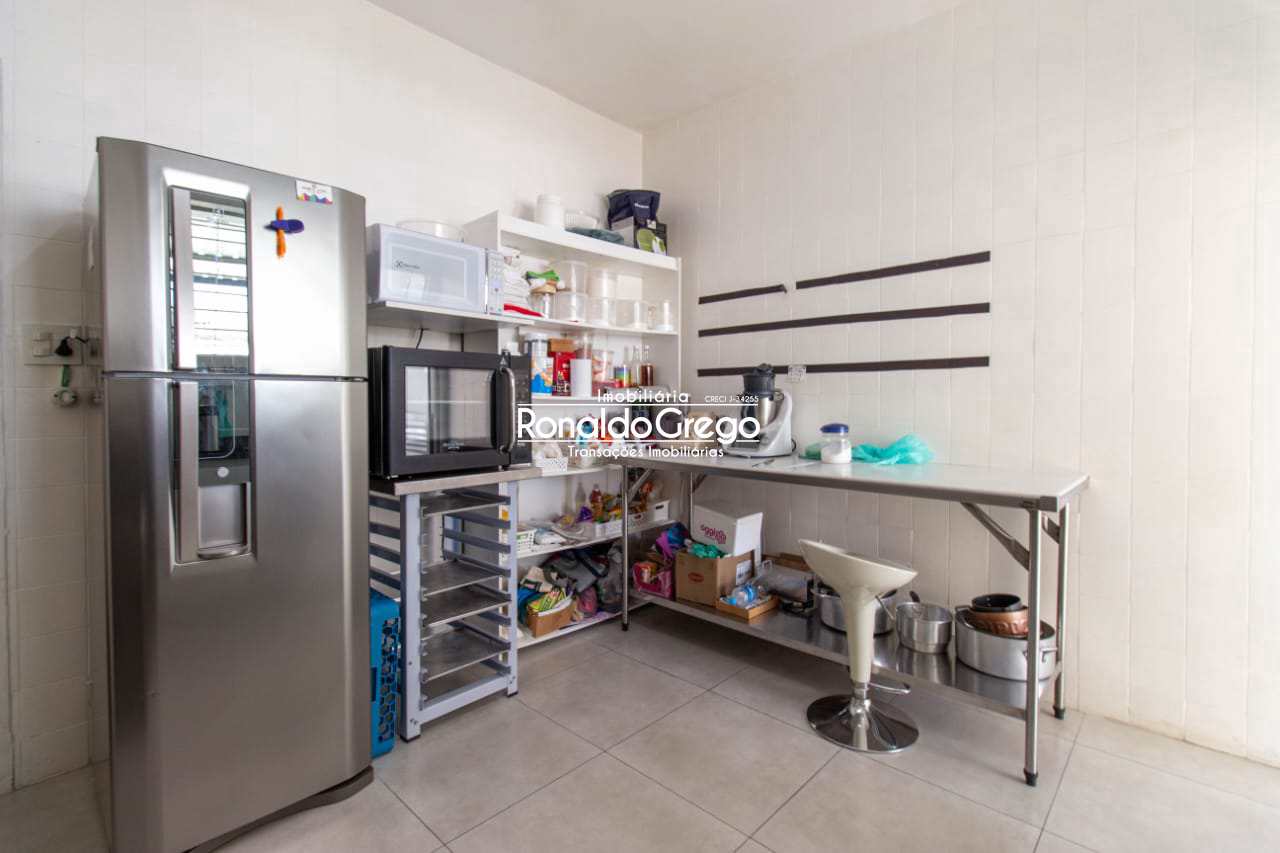 Casa à venda com 2 quartos, 240m² - Foto 7