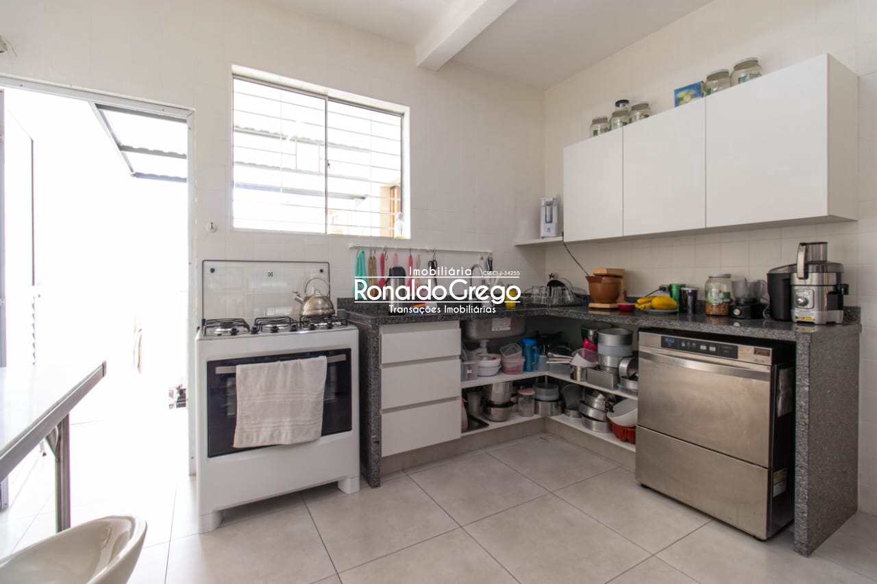 Casa à venda com 2 quartos, 240m² - Foto 16