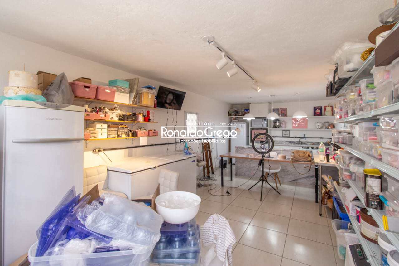 Casa à venda com 2 quartos, 240m² - Foto 17