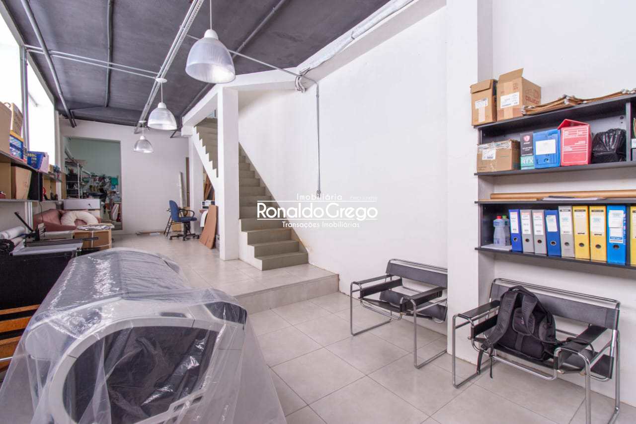 Casa à venda com 2 quartos, 240m² - Foto 35