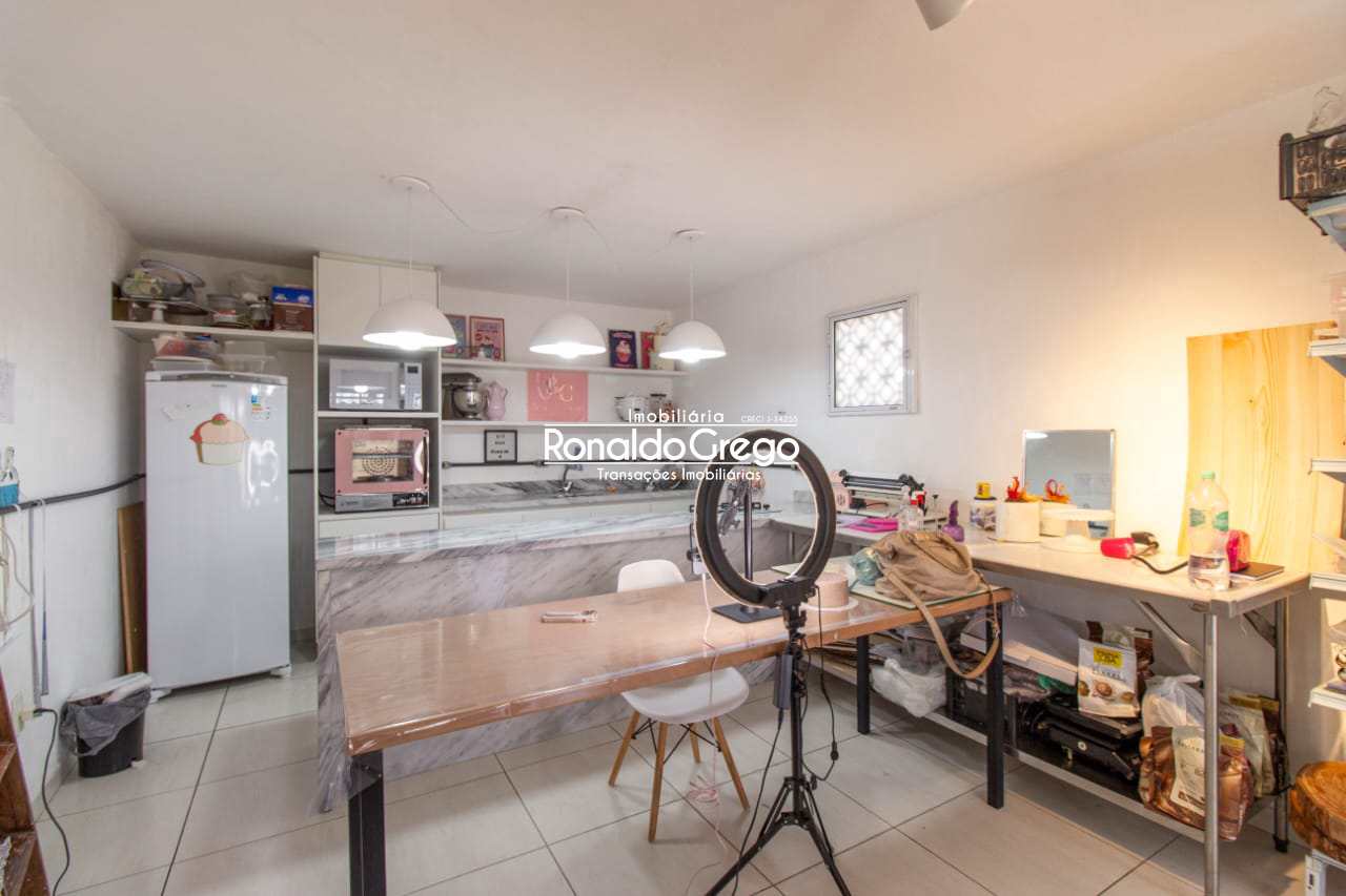 Casa à venda com 2 quartos, 240m² - Foto 14