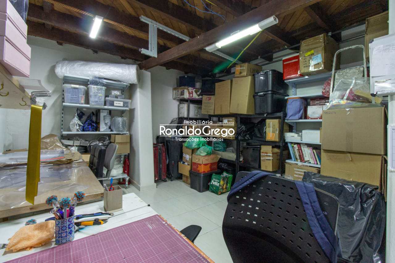 Casa à venda com 2 quartos, 240m² - Foto 31