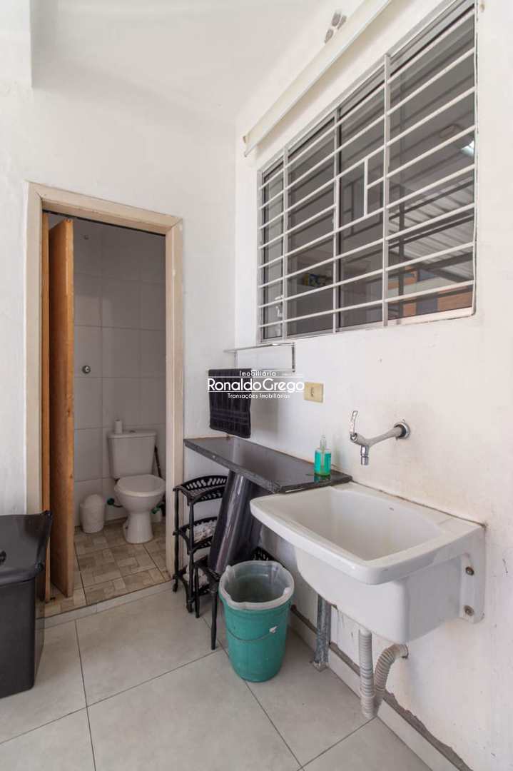 Casa à venda com 2 quartos, 240m² - Foto 13