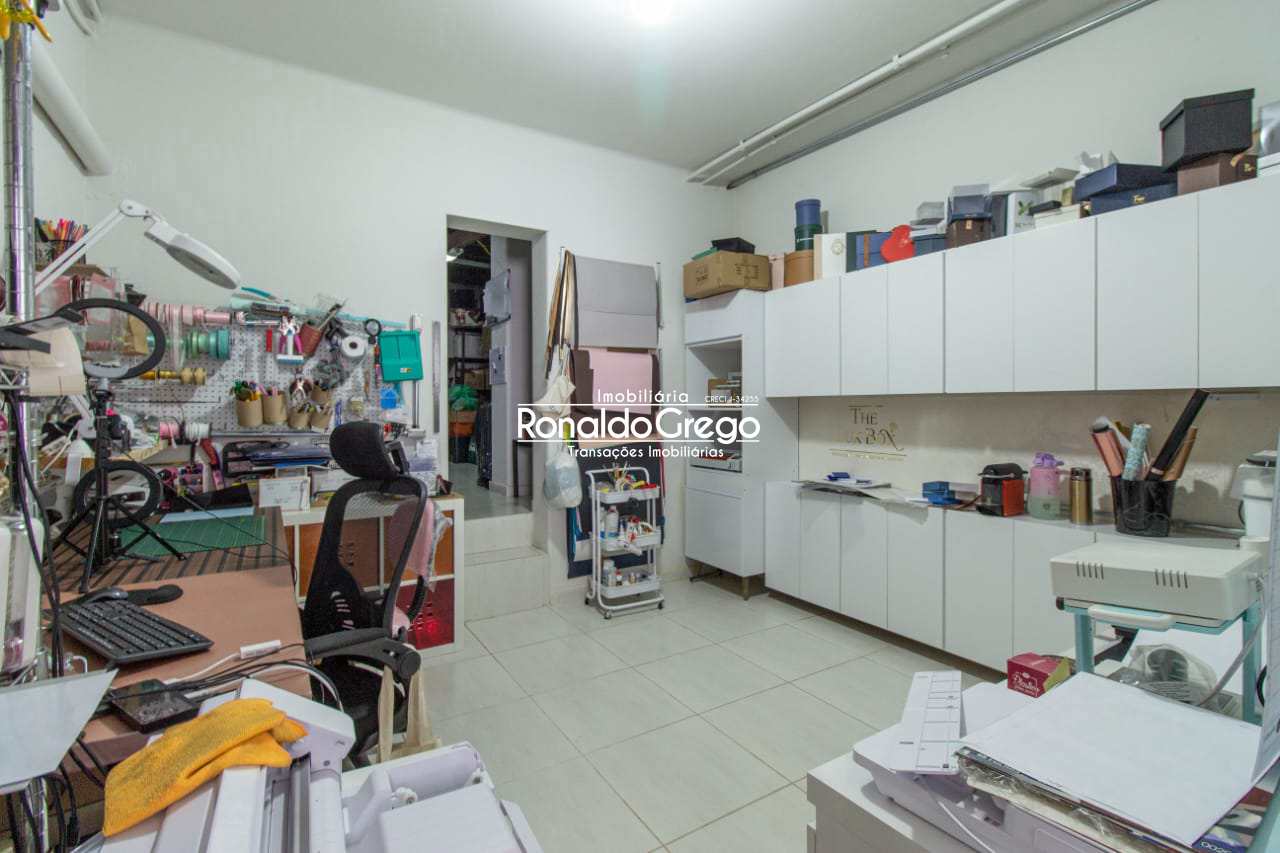 Casa à venda com 2 quartos, 240m² - Foto 26