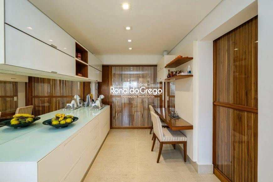 Apartamento à venda com 3 quartos, 210m² - Foto 8