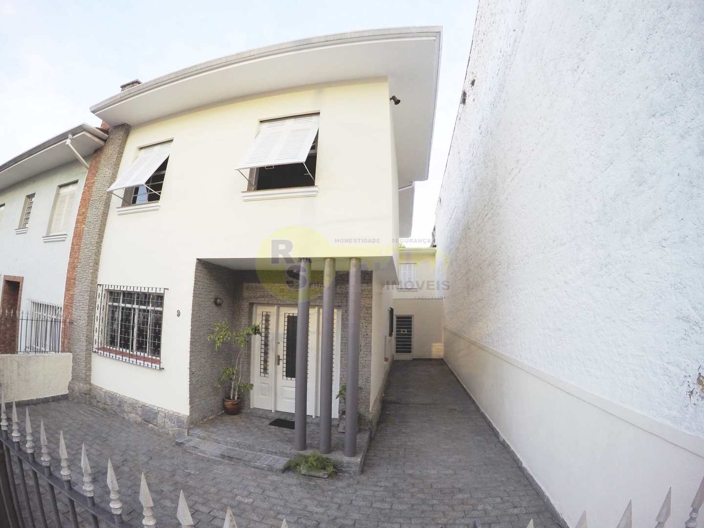 Sobrado à venda com 3 quartos, 700m² - Foto 2