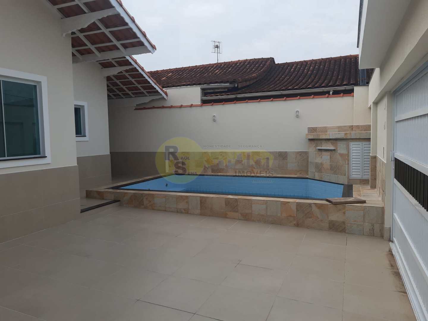 Casa à venda com 3 quartos, 248m² - Foto 4