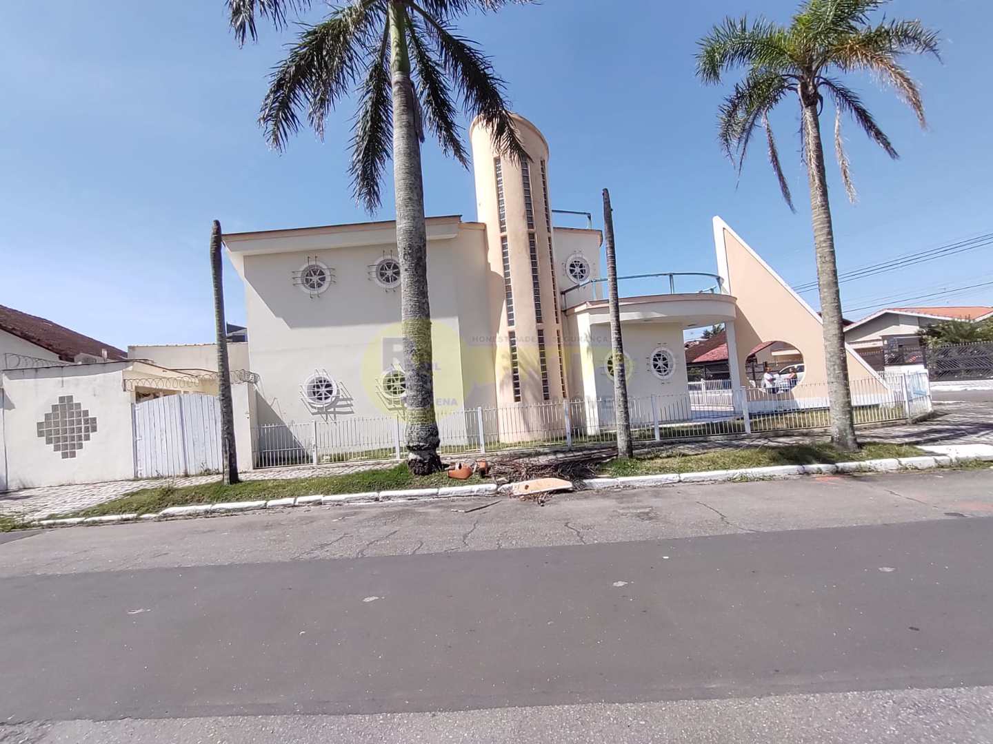 Sobrado com 4 dorms, Real, Praia Grande - R$ 1.08 mi, Cod: 4424