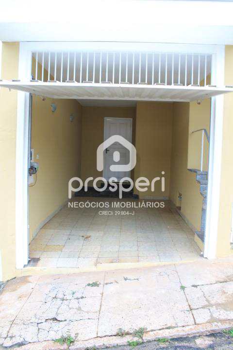 Casa à venda com 3 quartos, 261m² - Foto 2