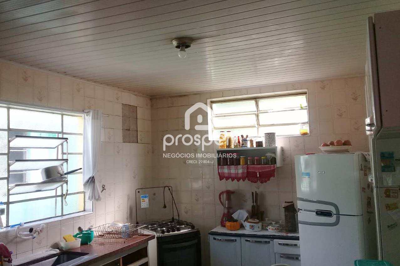 Casa à venda com 3 quartos, 201m² - Foto 1