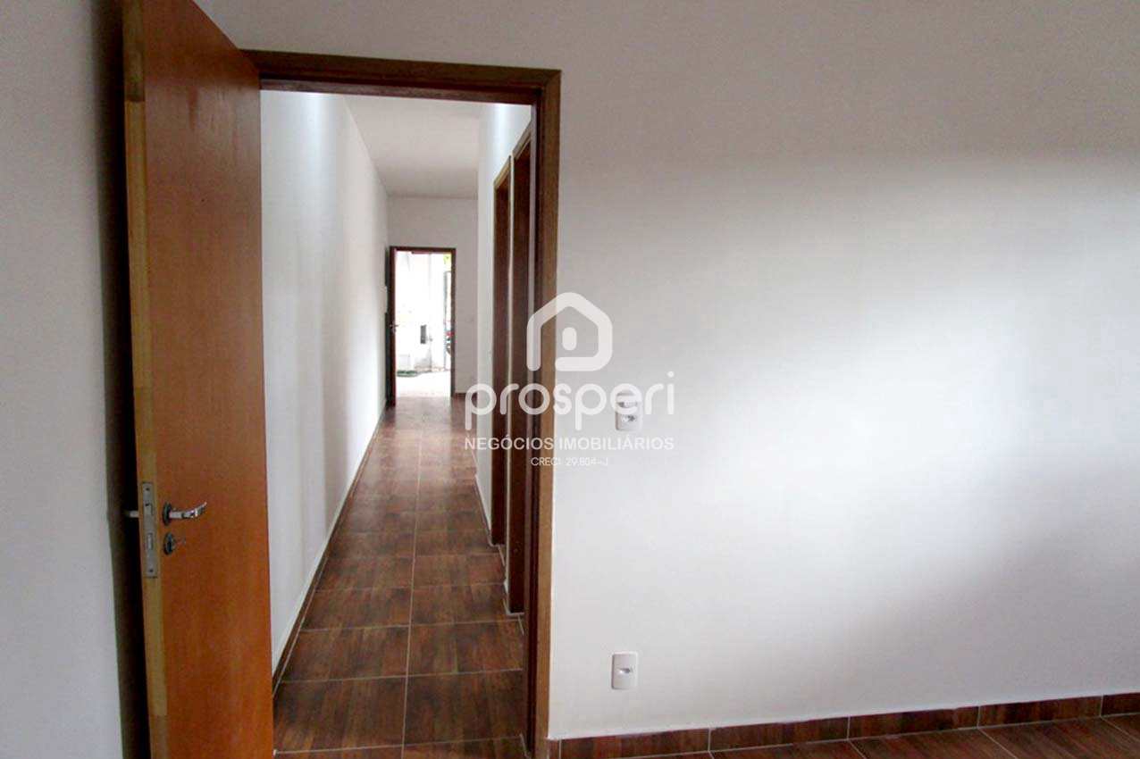 Casa à venda com 2 quartos, 140m² - Foto 3