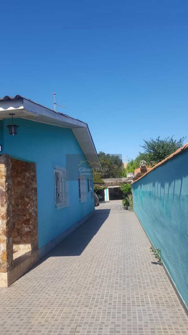 Casa à venda com 3 quartos, 200m² - Foto 2