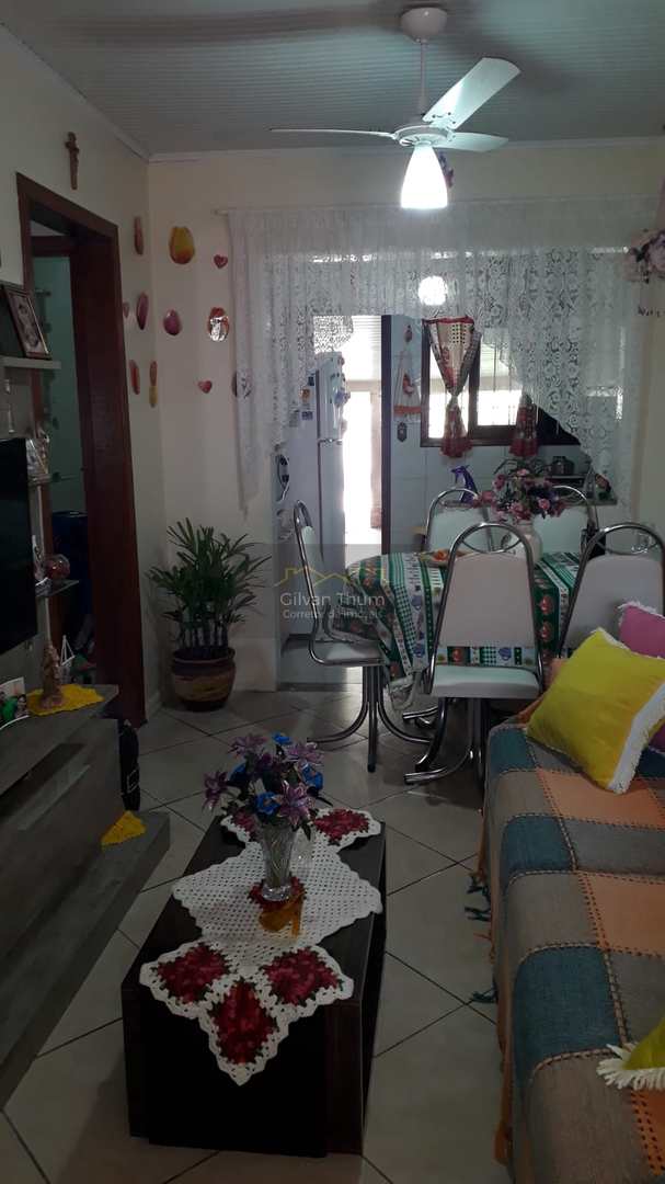 Casa à venda com 2 quartos, 90m² - Foto 2