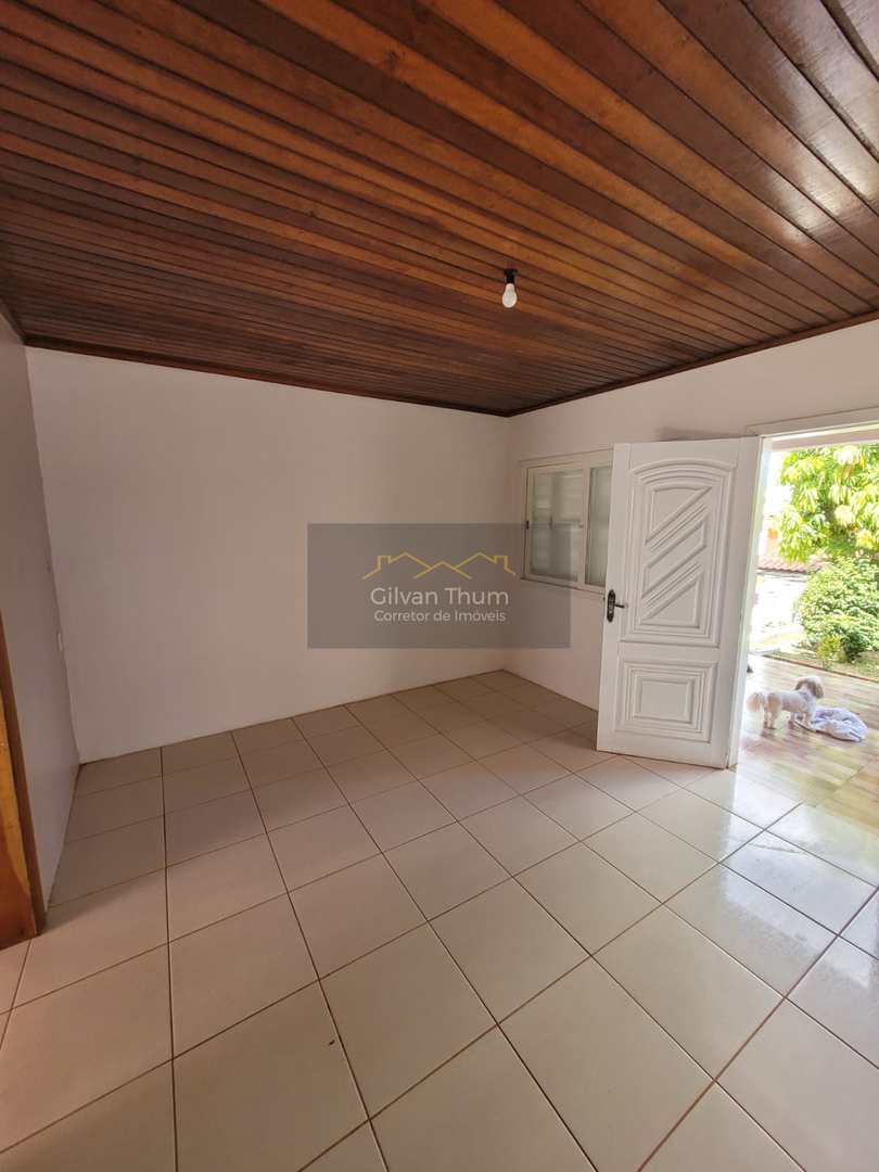 Casa à venda com 4 quartos, 134m² - Foto 2