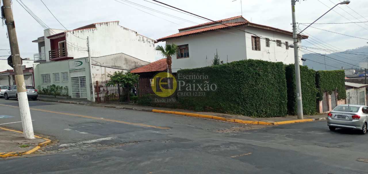 Sobrado à venda com 4 quartos, 600m² - Foto 1