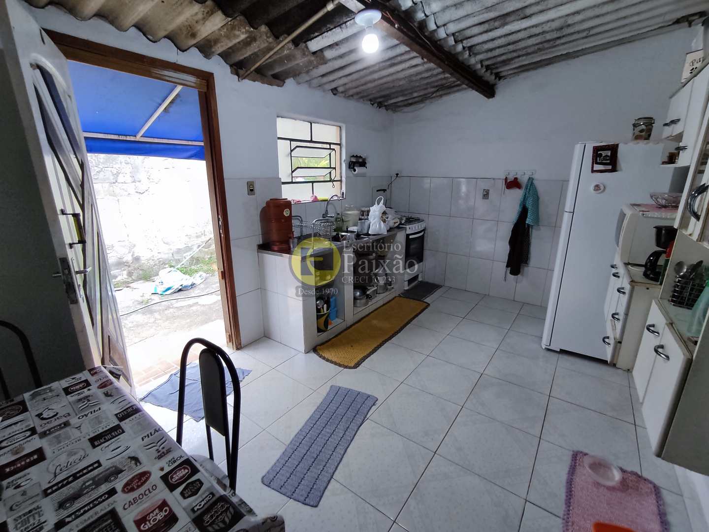 Casa à venda com 2 quartos, 350m² - Foto 2