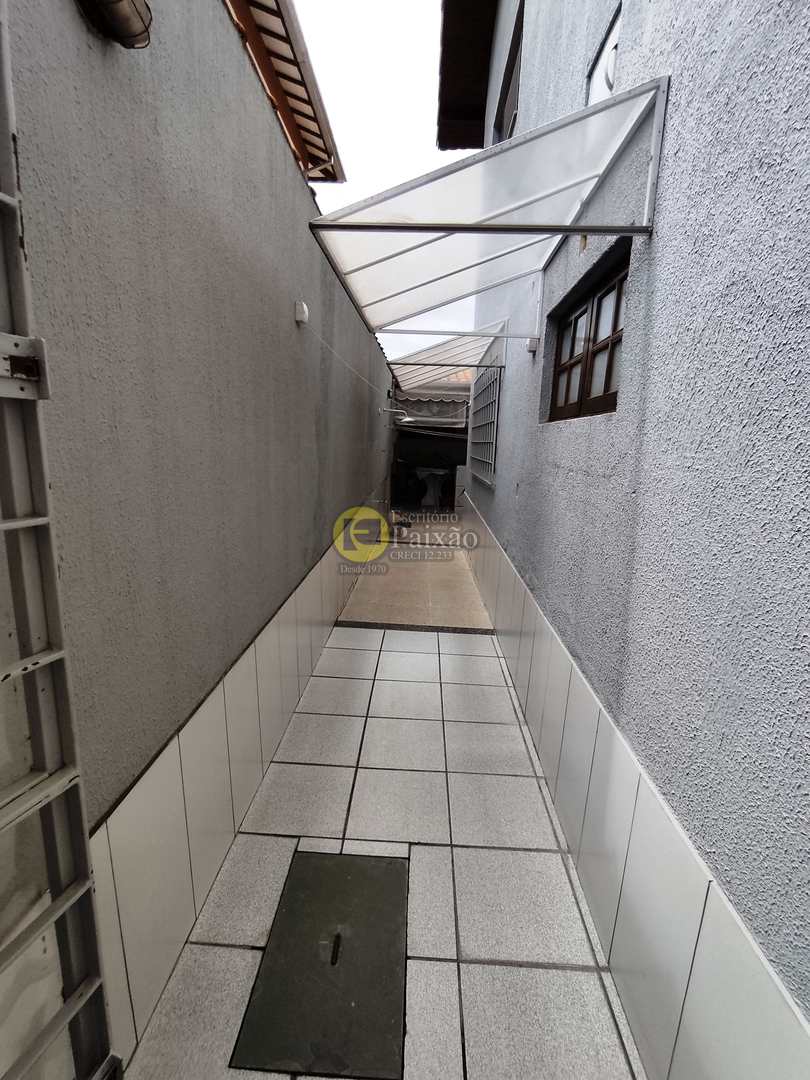 Sobrado à venda com 4 quartos, 200m² - Foto 37