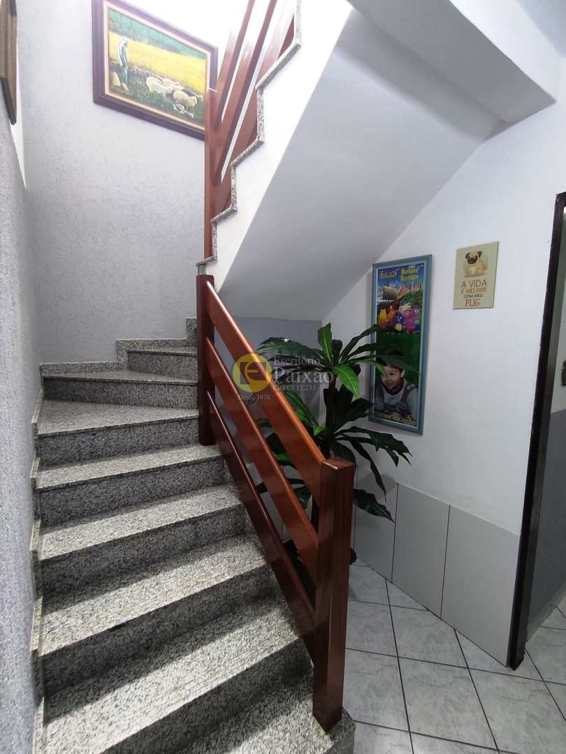 Sobrado à venda com 4 quartos, 200m² - Foto 14