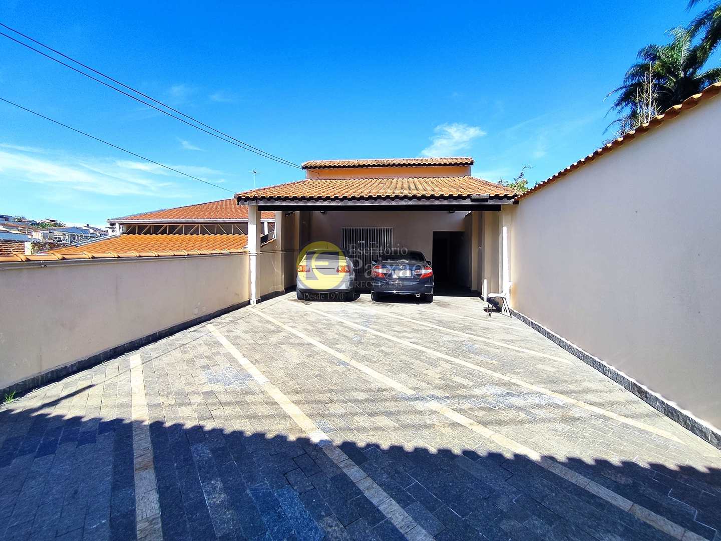 Casa à venda com 4 quartos, 500m² - Foto 2