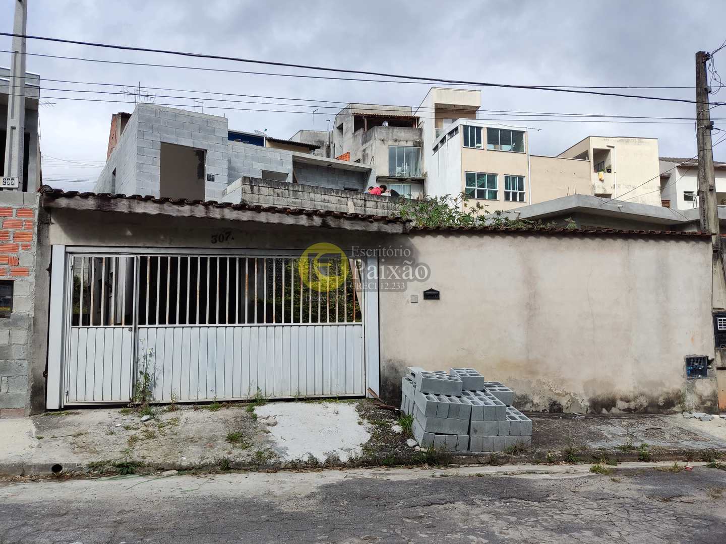 Sobrado à venda com 3 quartos, 290m² - Foto 1