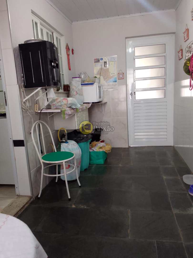 Casa à venda com 2 quartos, 150m² - Foto 11