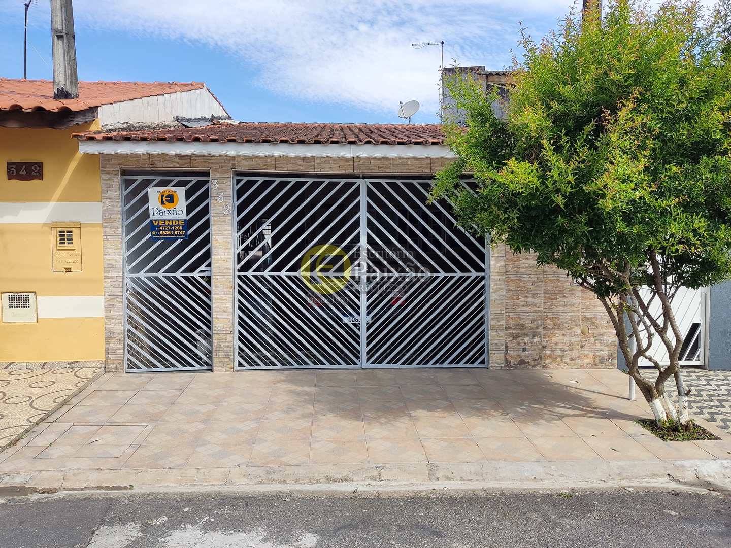 Casa à venda com 2 quartos, 150m² - Foto 1