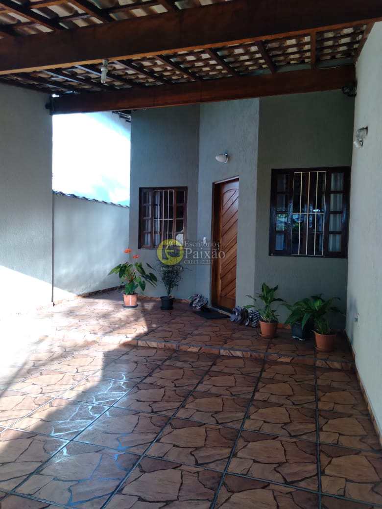 Casa à venda com 3 quartos, 250m² - Foto 1