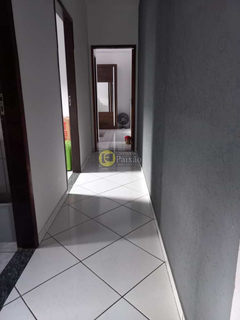 Casa à venda com 3 quartos, 180m² - Foto 3