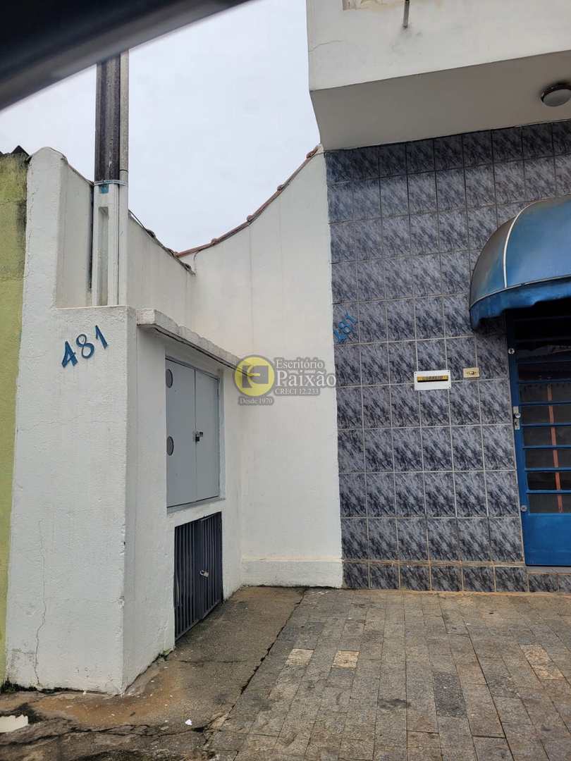 Sobrado para alugar com 2 quartos, 200m² - Foto 6