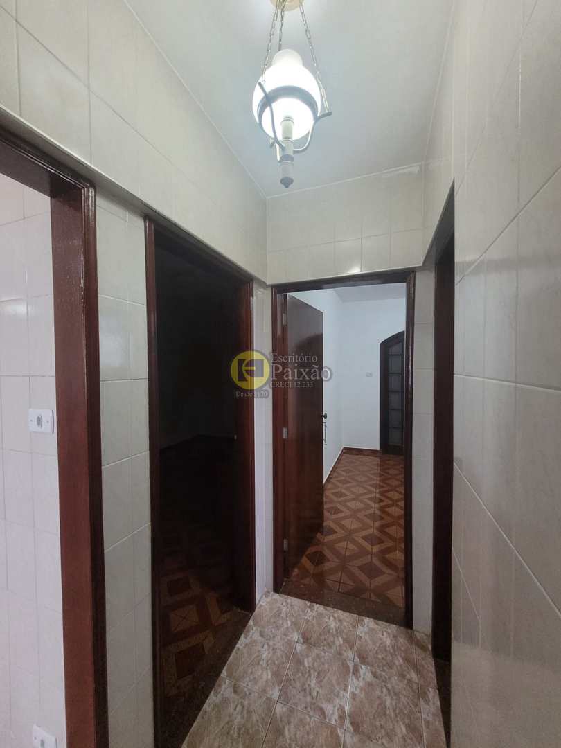 Sobrado para alugar com 2 quartos, 200m² - Foto 13