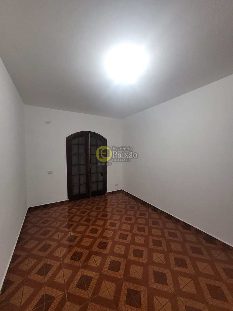 Sobrado para alugar com 2 quartos, 200m² - Foto 15