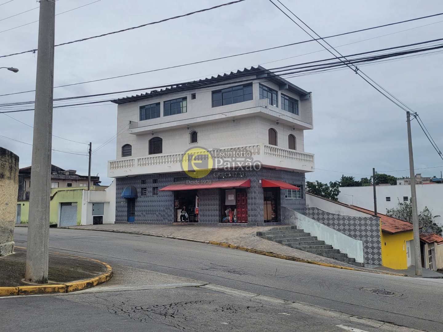 Sobrado para alugar com 2 quartos, 200m² - Foto 1