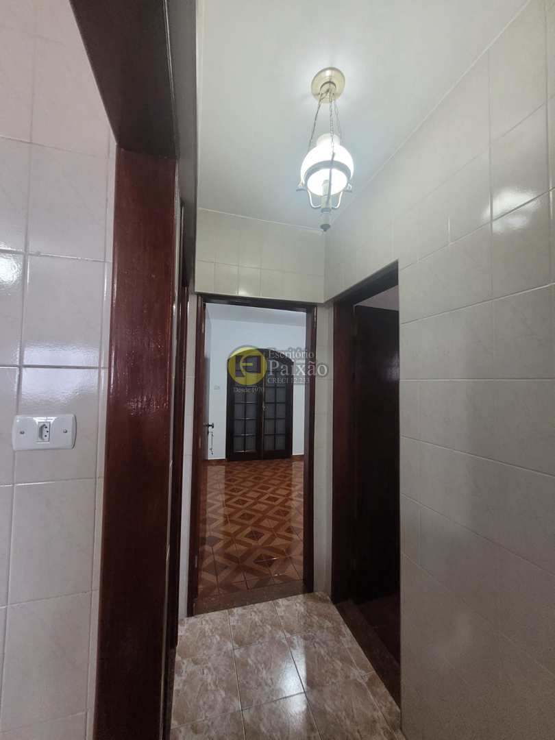 Sobrado para alugar com 2 quartos, 200m² - Foto 12