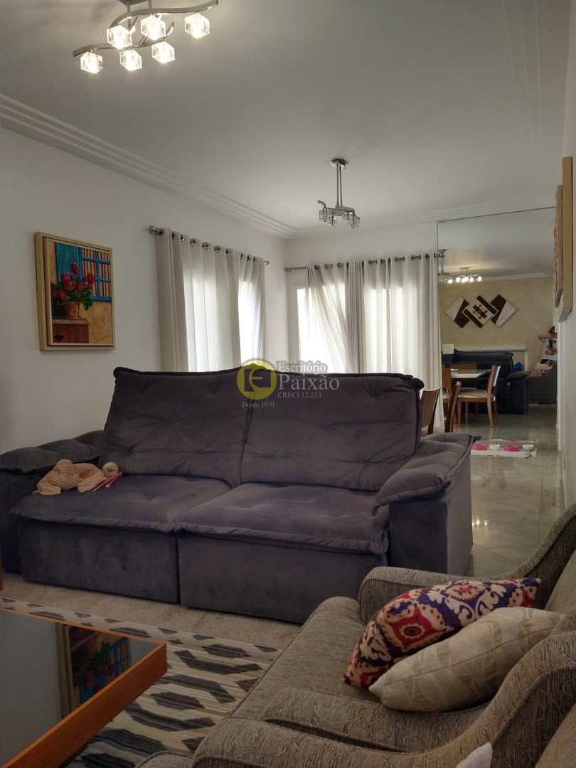 Casa à venda com 4 quartos, 300m² - Foto 4