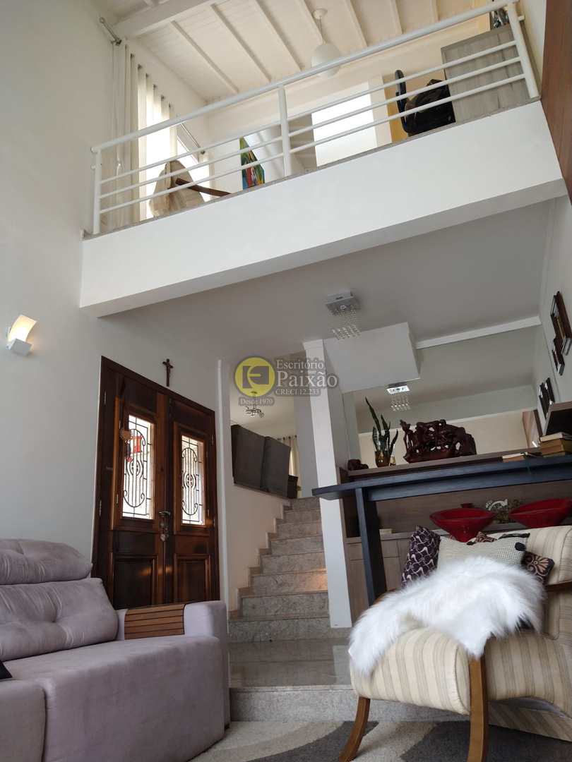 Casa à venda com 4 quartos, 300m² - Foto 3