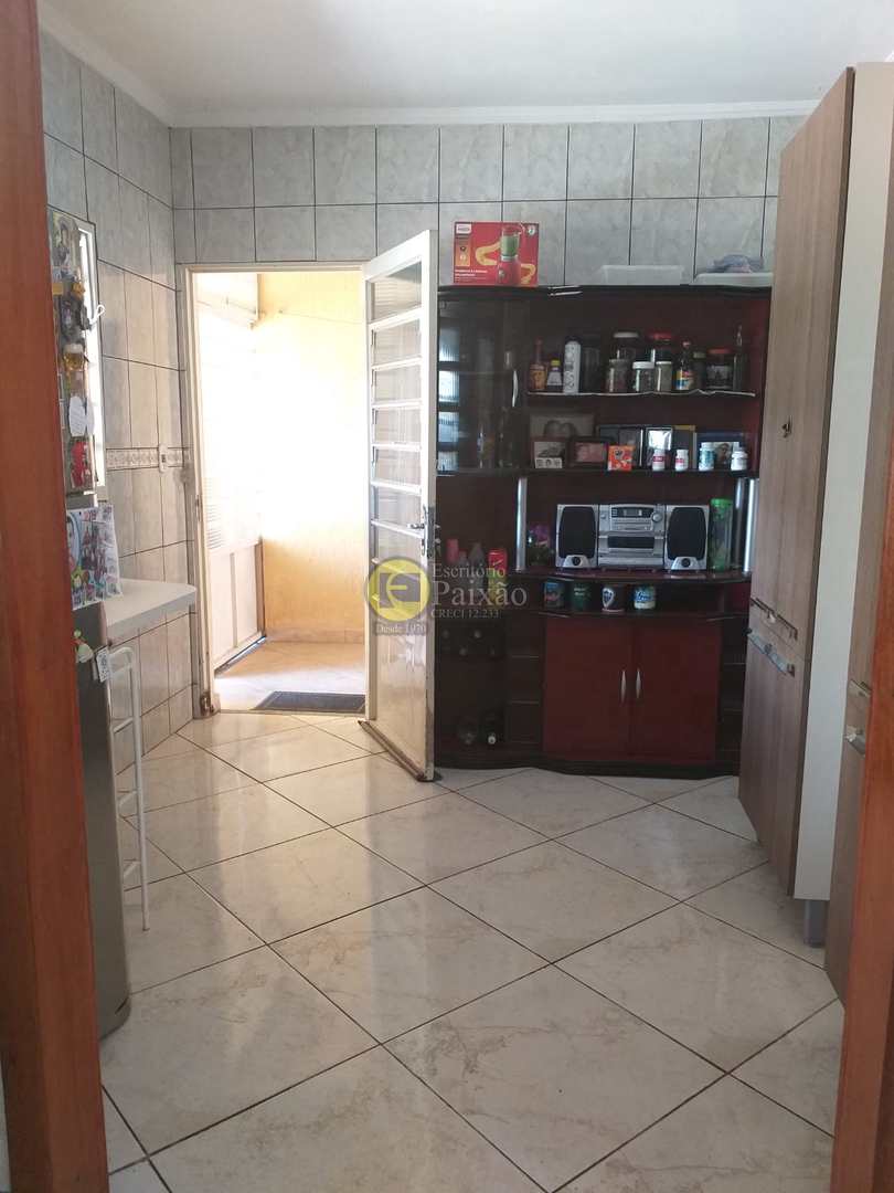 Sobrado à venda com 4 quartos, 342m² - Foto 8