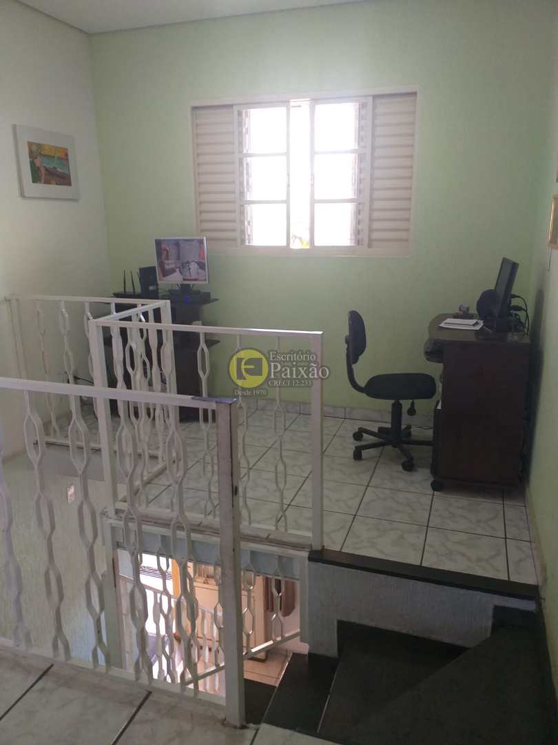 Sobrado à venda com 4 quartos, 342m² - Foto 11