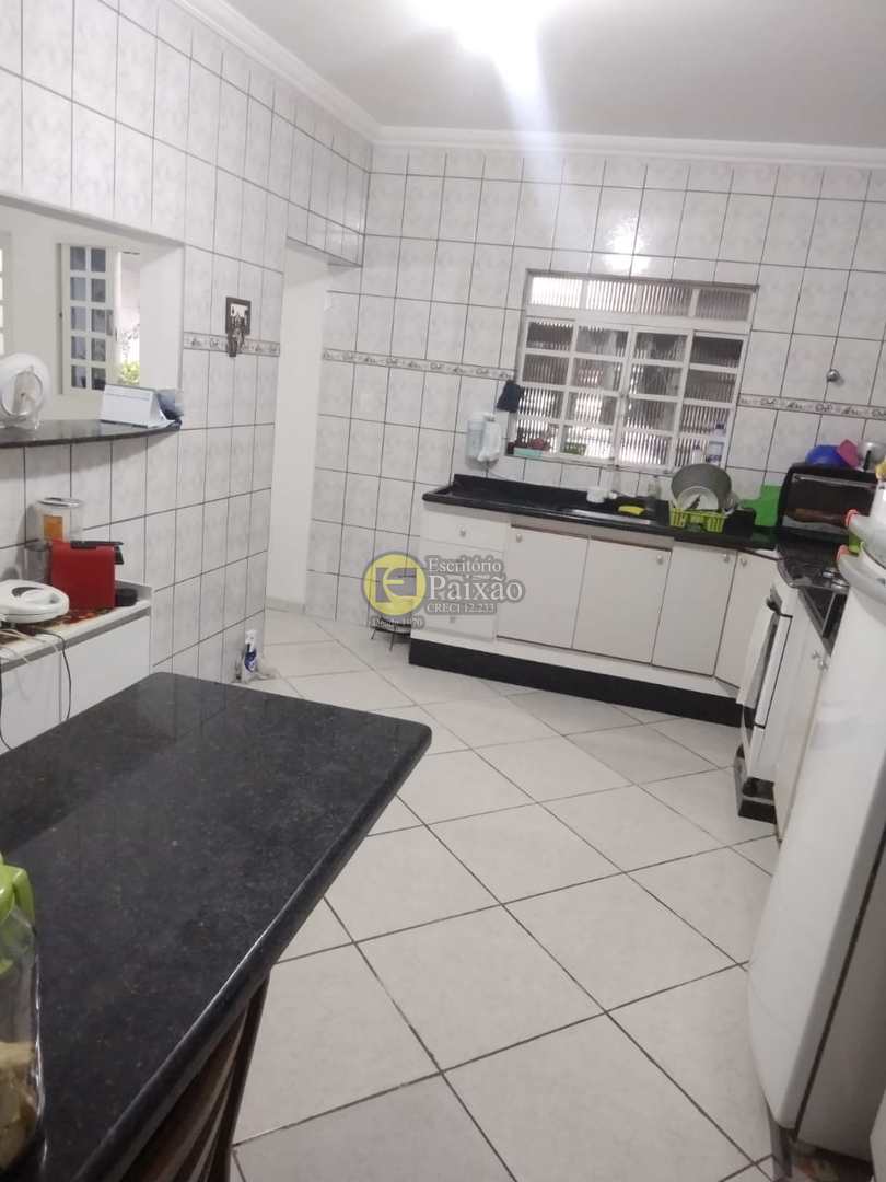 Sobrado à venda com 2 quartos, 250m² - Foto 15