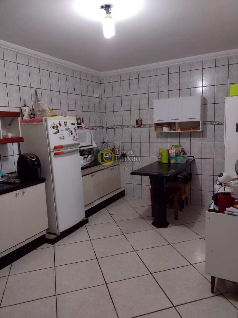 Sobrado à venda com 2 quartos, 250m² - Foto 18