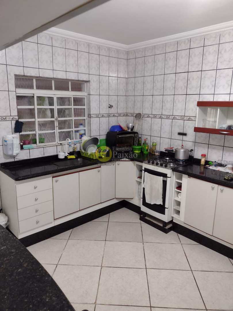 Sobrado à venda com 2 quartos, 250m² - Foto 17