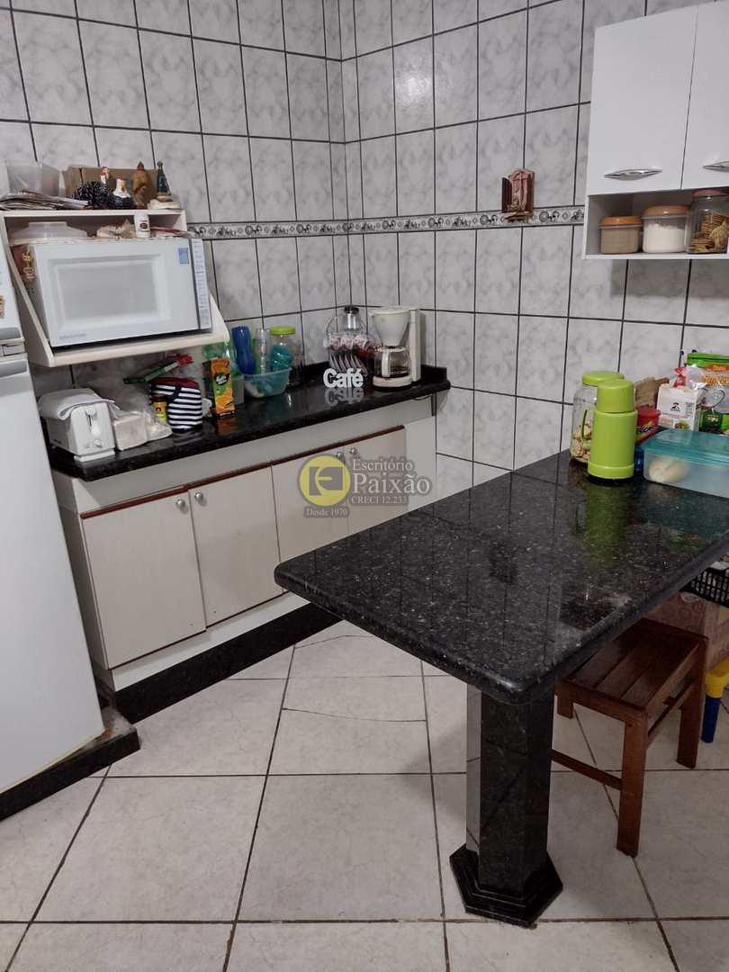 Sobrado à venda com 2 quartos, 250m² - Foto 16