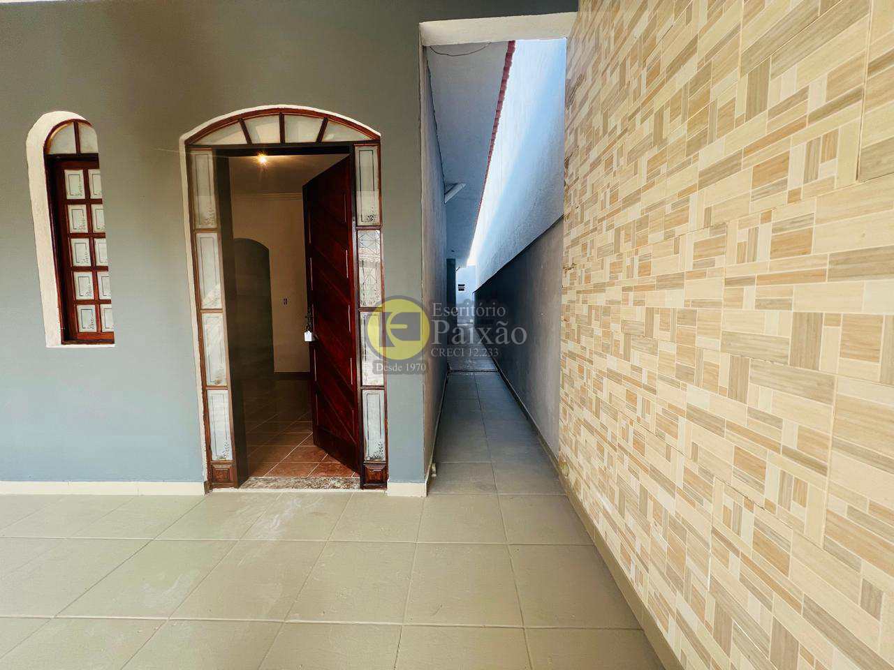 Casa à venda com 2 quartos, 125m² - Foto 3