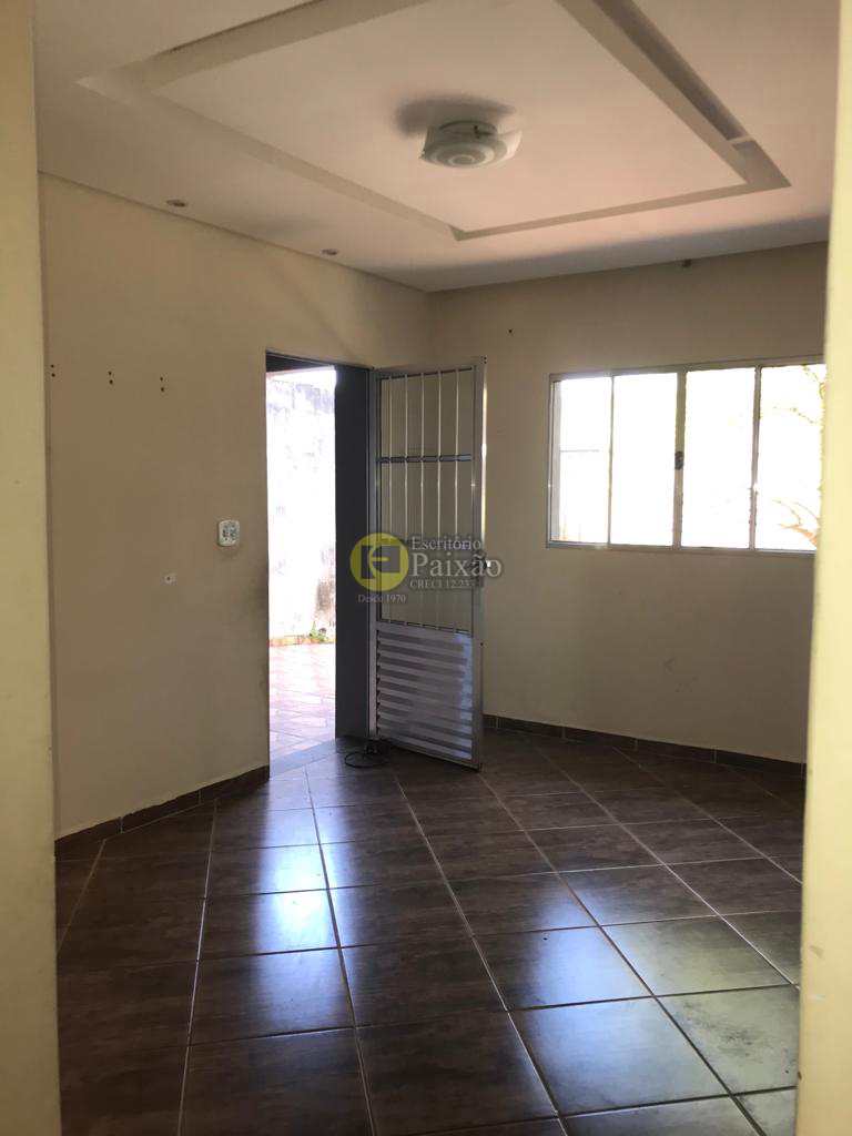 Sobrado à venda com 3 quartos, 250m² - Foto 1