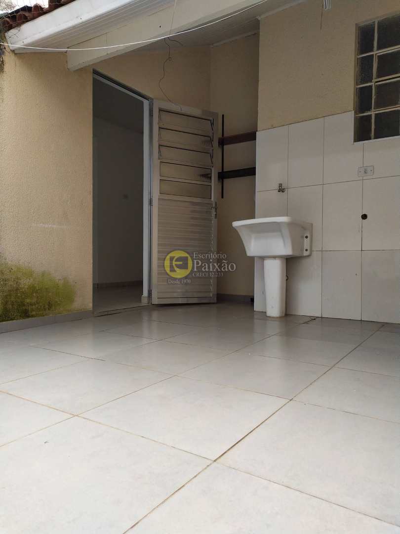 Casa à venda com 2 quartos, 175m² - Foto 25