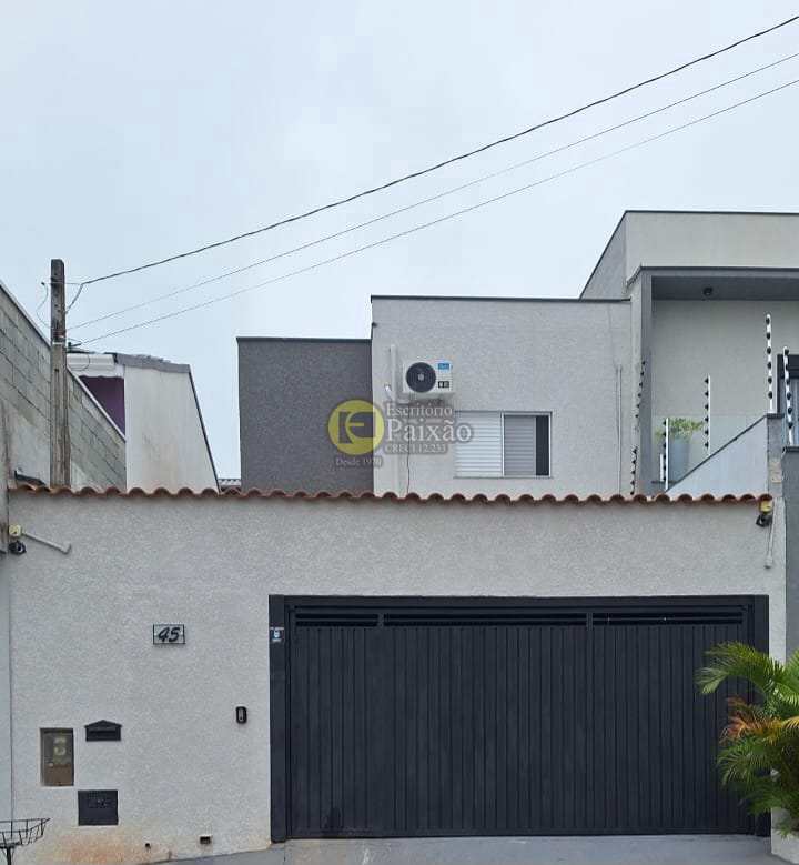 Sobrado à venda com 3 quartos, 150m² - Foto 1