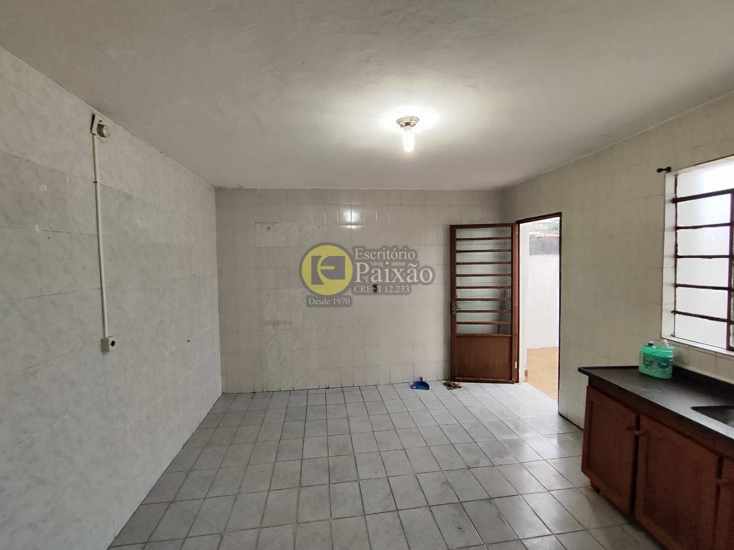 Casa à venda com 2 quartos, 360m² - Foto 9